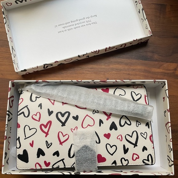 Brand new Kate Spade Box Phone Wristlet - Picture 3 of 9